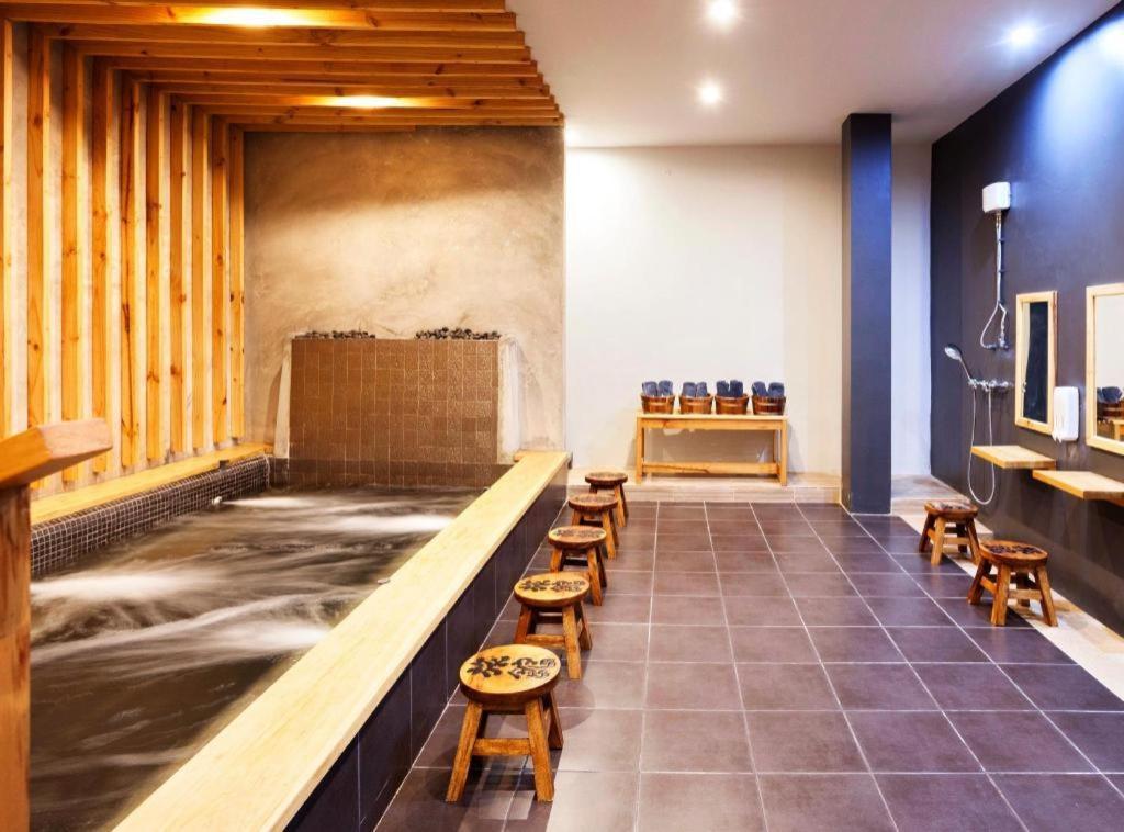 Haikin Ryokan Chiang Mai Bagian luar foto