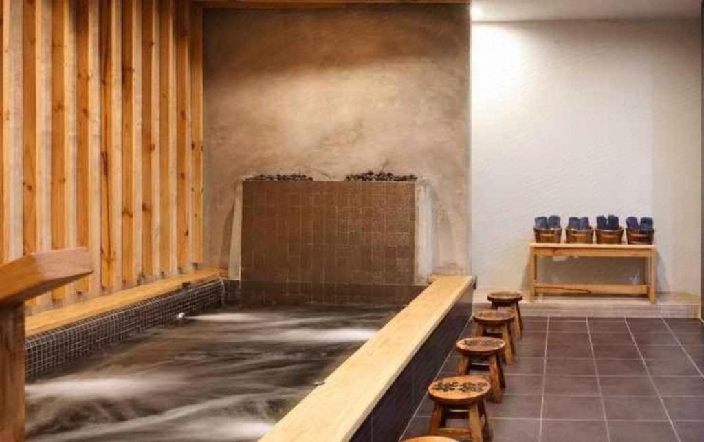 Haikin Ryokan Chiang Mai Bagian luar foto