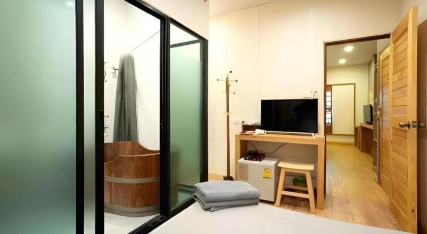 Haikin Ryokan Chiang Mai Bagian luar foto